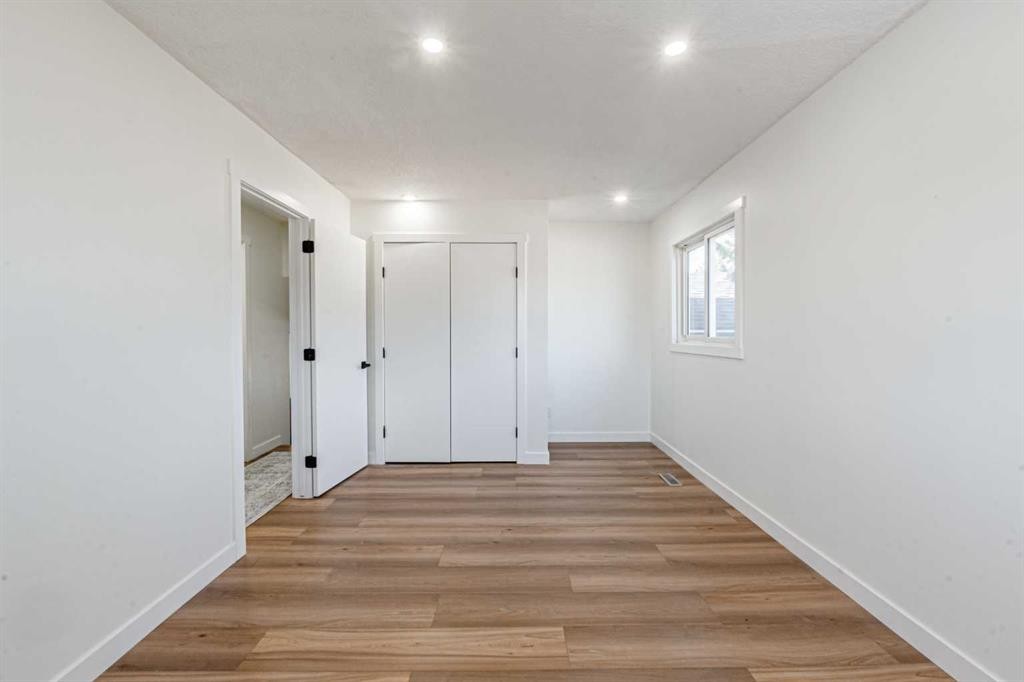 20 Castlegrove Way Ne, Calgary, AB - Indoor Photo Showing Other Room