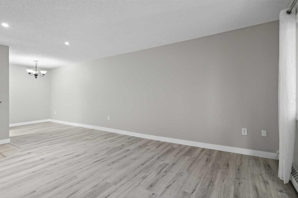 116-790 Kingsmere Crescent Sw, Calgary, AB - Indoor Photo Showing Other Room