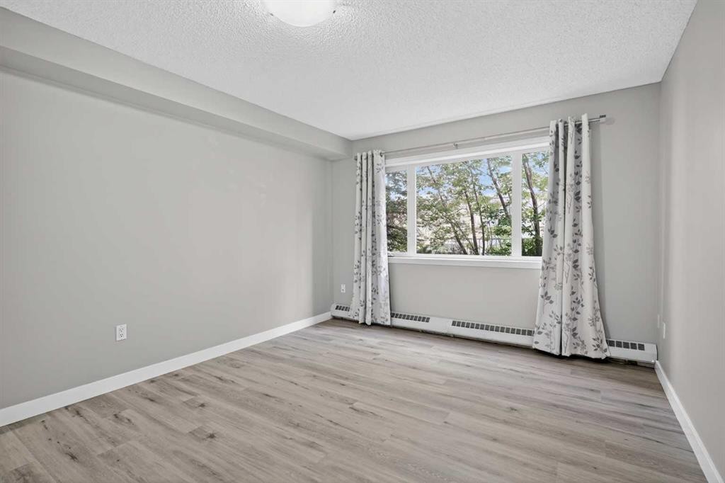 116-790 Kingsmere Crescent Sw, Calgary, AB - Indoor Photo Showing Other Room