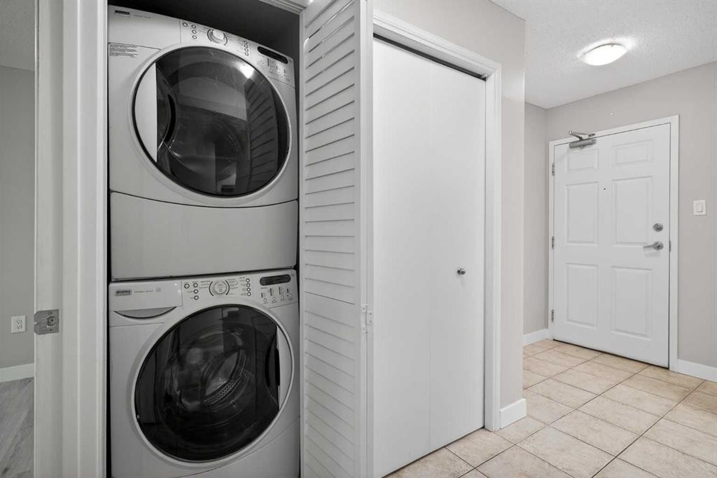 116-790 Kingsmere Crescent Sw, Calgary, AB - Indoor Photo Showing Laundry Room