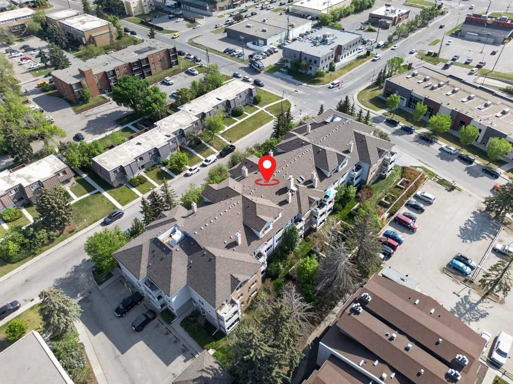 116-790 Kingsmere Crescent Sw, Calgary, AB - Outdoor With View
