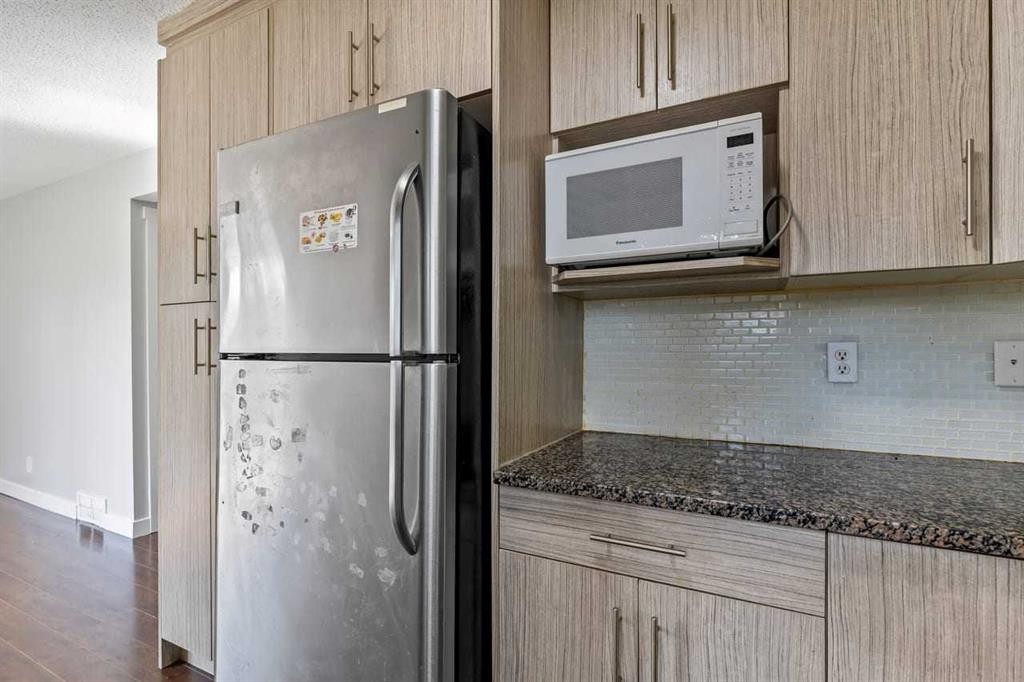 767 Whitehill Way Ne, Calgary, AB - Indoor Photo Showing Kitchen