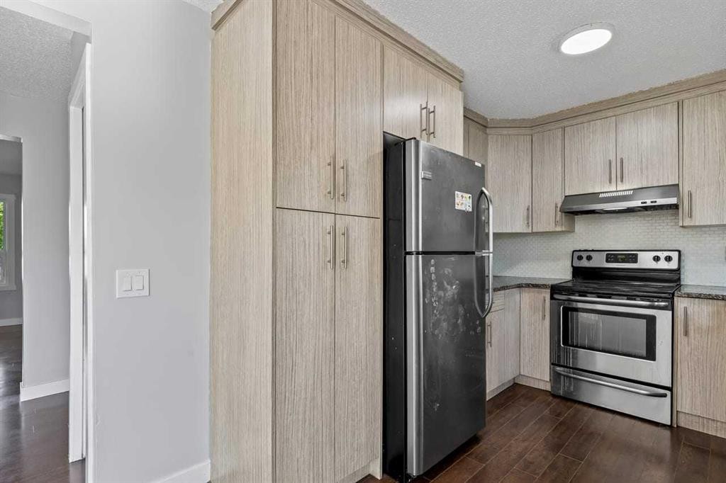 767 Whitehill Way Ne, Calgary, AB - Indoor Photo Showing Kitchen