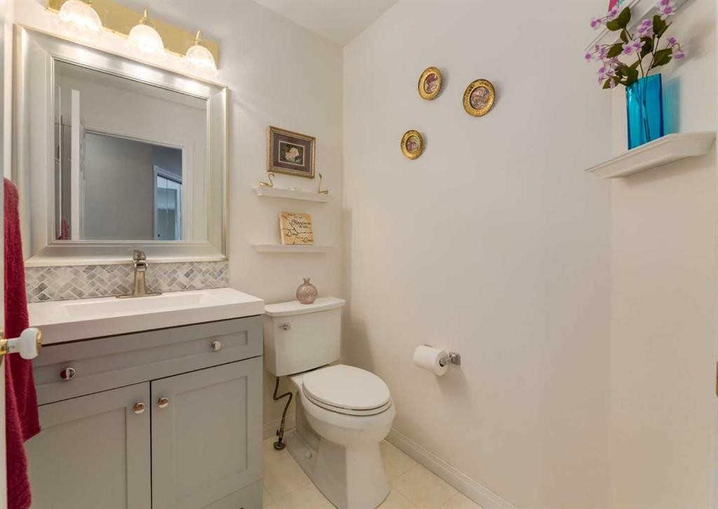 63 Arbour Lake Drive Nw, Calgary, AB - Indoor Photo Showing Bathroom