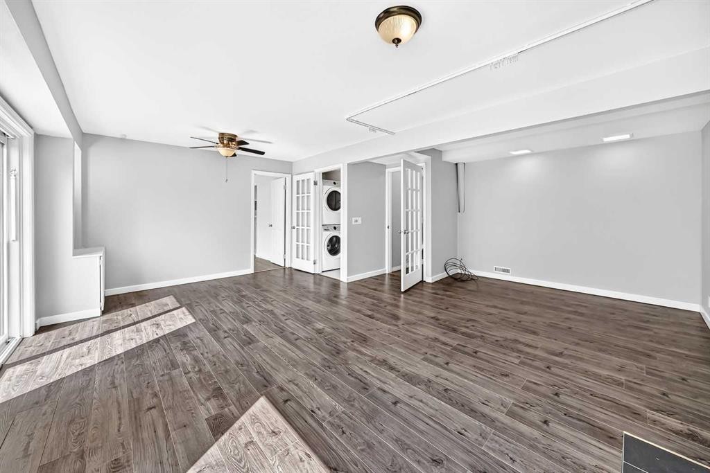 8 Hawkfield Crescent Nw, Calgary, AB - Indoor Photo Showing Other Room