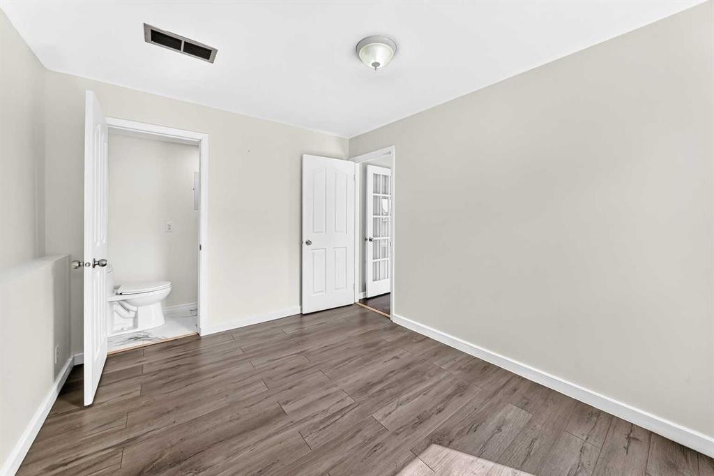 8 Hawkfield Crescent Nw, Calgary, AB - Indoor Photo Showing Other Room