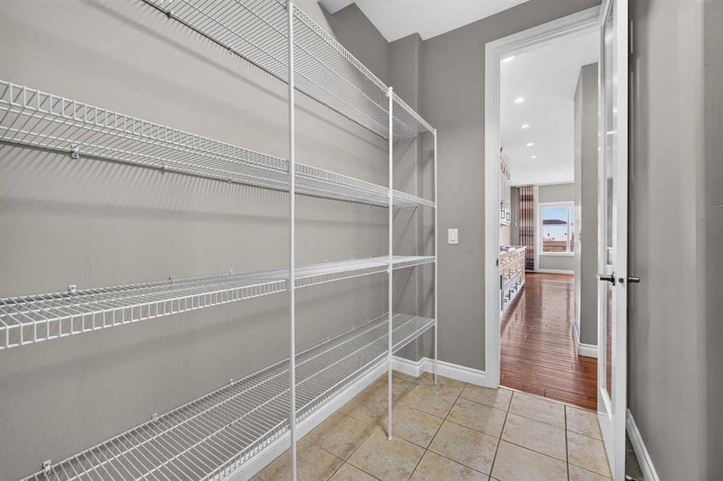 148 Evansborough Way Nw, Calgary, AB - Indoor With Storage