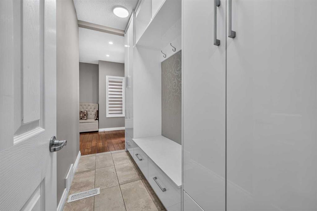 148 Evansborough Way Nw, Calgary, AB - Indoor