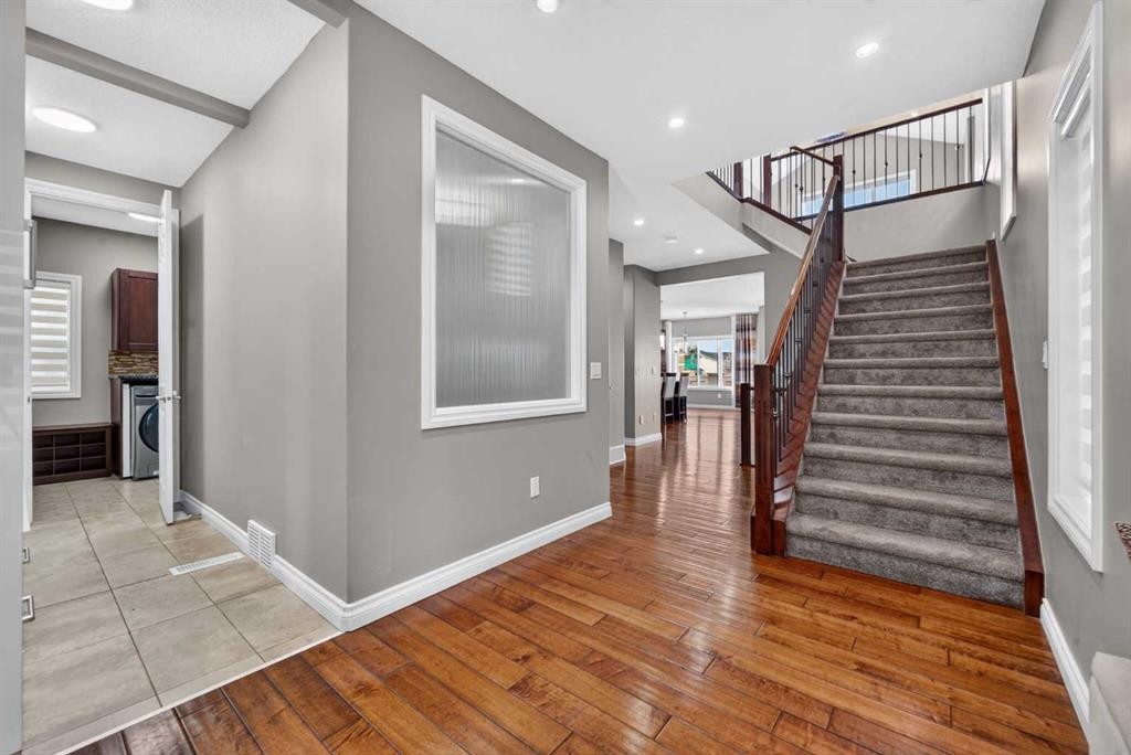 148 Evansborough Way Nw, Calgary, AB - Indoor Photo Showing Other Room