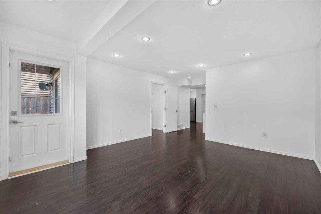 148 Evansborough Way Nw, Calgary, AB - Indoor Photo Showing Other Room
