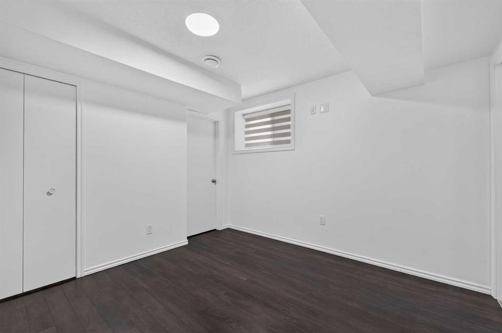 148 Evansborough Way Nw, Calgary, AB - Indoor Photo Showing Other Room