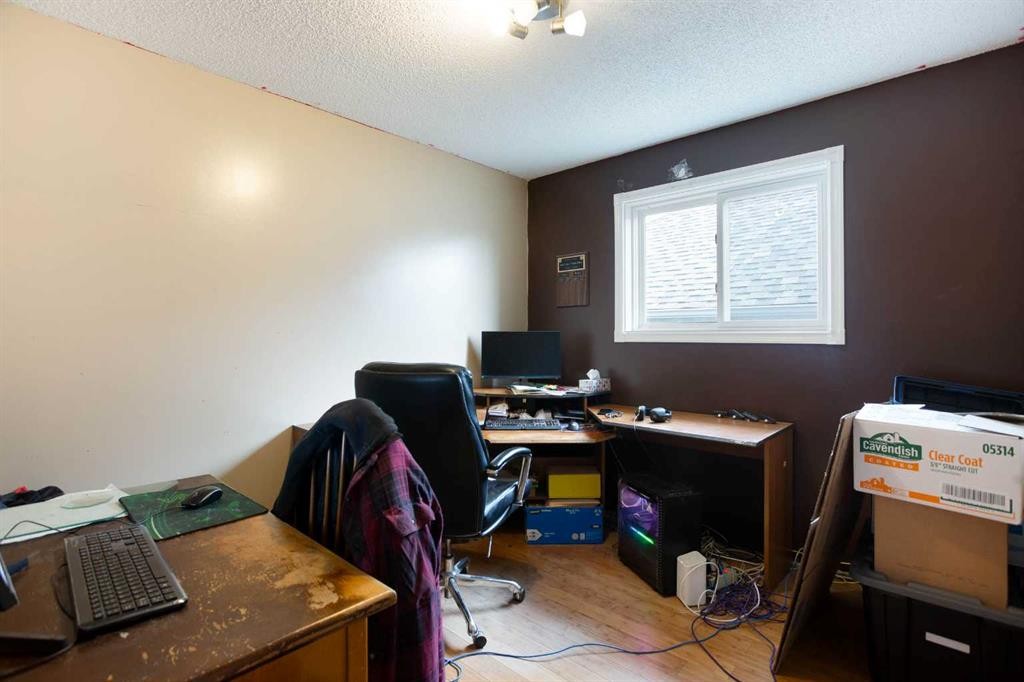 127 Shawinigan Drive Sw, Calgary, AB - Indoor Photo Showing Office