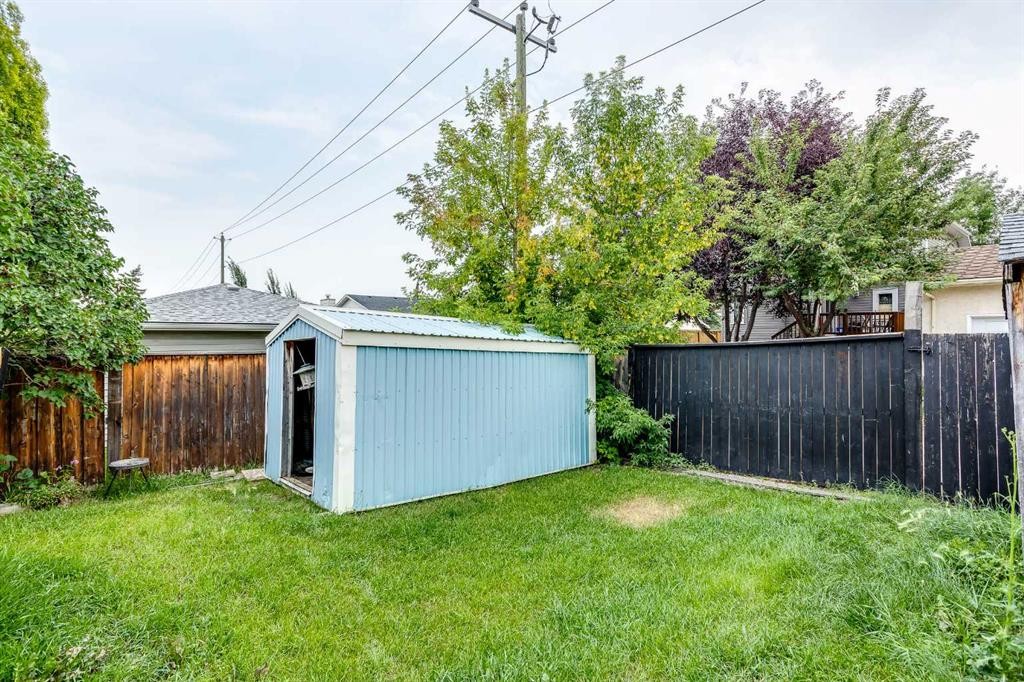 127 Shawinigan Drive Sw, Calgary, AB - Outdoor
