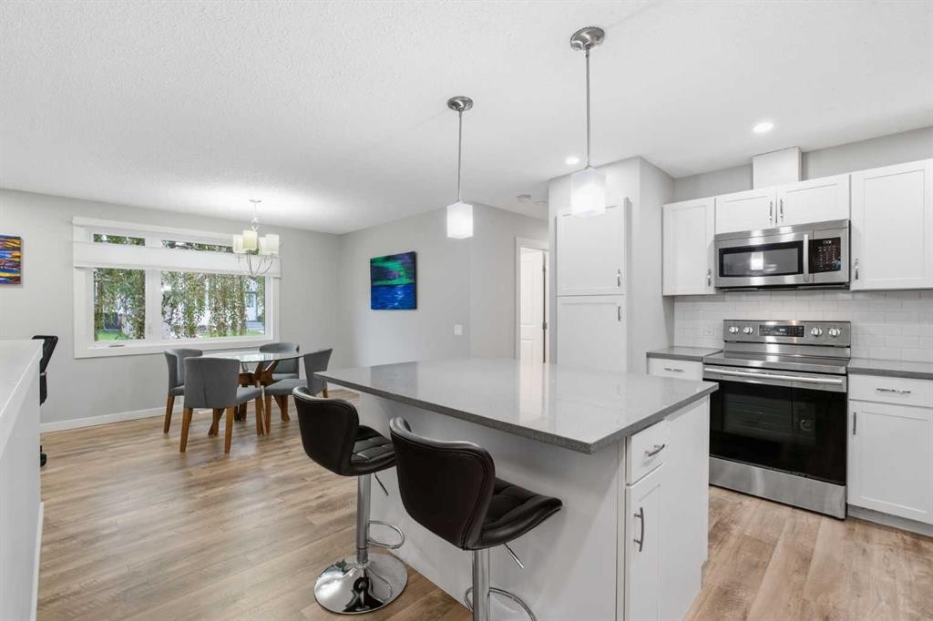 327 Lynnview Way Se, Calgary, AB