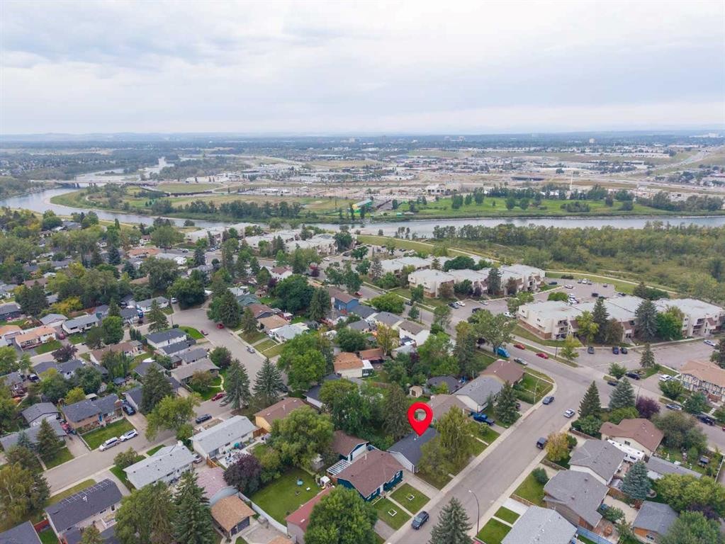 327 Lynnview Way Se, Calgary, AB