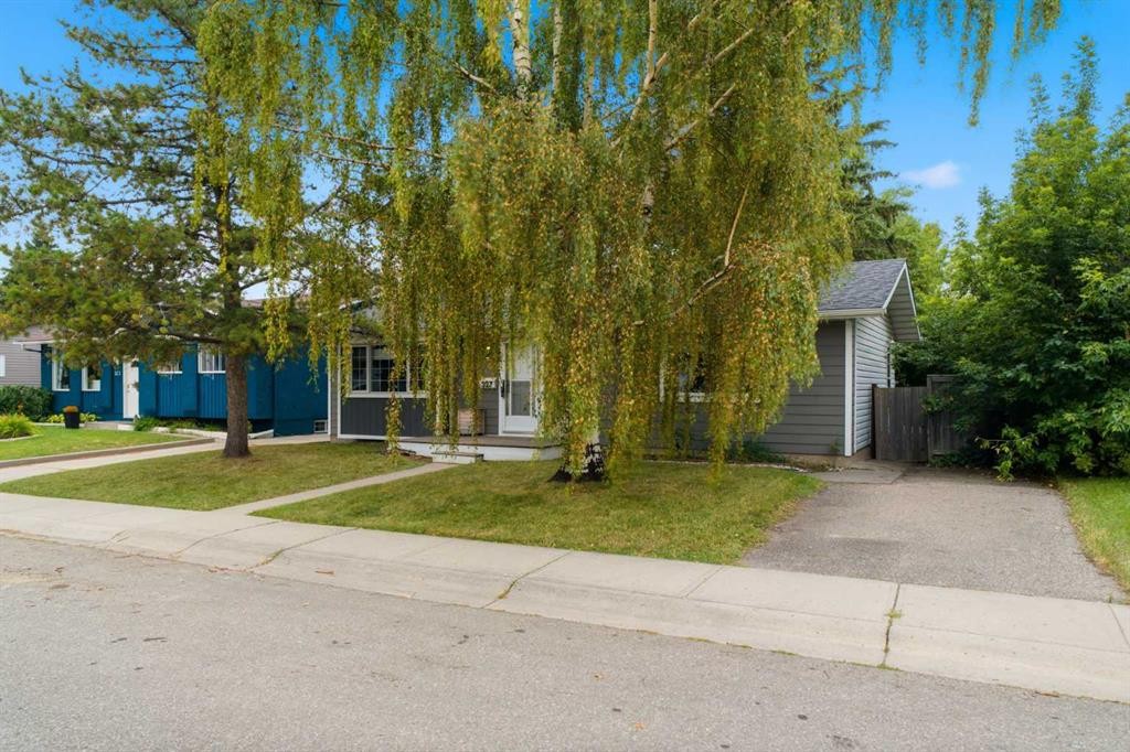 327 Lynnview Way Se, Calgary, AB