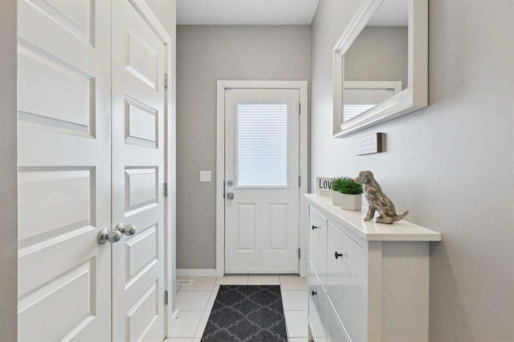 246 Mahogany Heights Se, Calgary, AB - Indoor Photo Showing Other Room