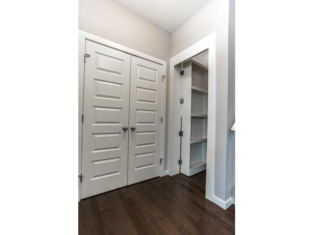 246 Mahogany Heights Se, Calgary, AB - Indoor Photo Showing Other Room