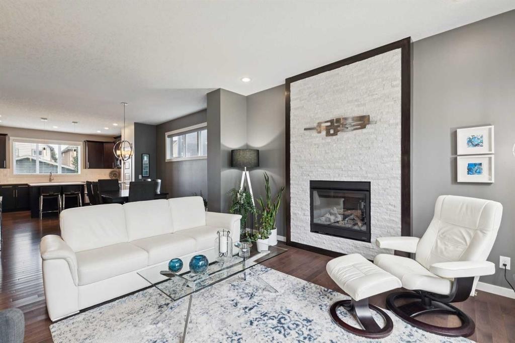 246 Mahogany Heights Se, Calgary, AB - Indoor Photo Showing Living Room With Fireplace