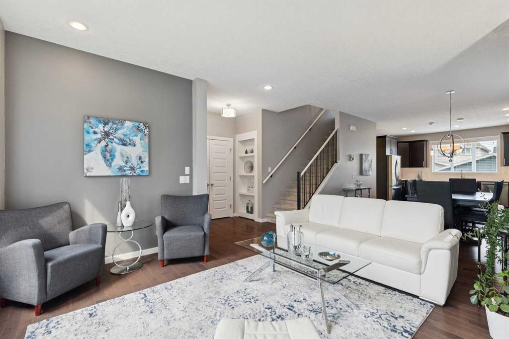 246 Mahogany Heights Se, Calgary, AB - Indoor Photo Showing Living Room