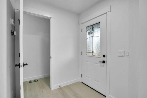 78 Saddlecrest Place Ne, Calgary, AB - Indoor Photo Showing Other Room