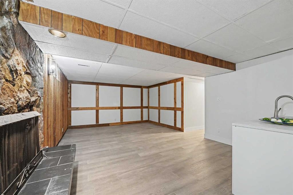 711 118 Avenue Sw, Calgary, AB - Indoor