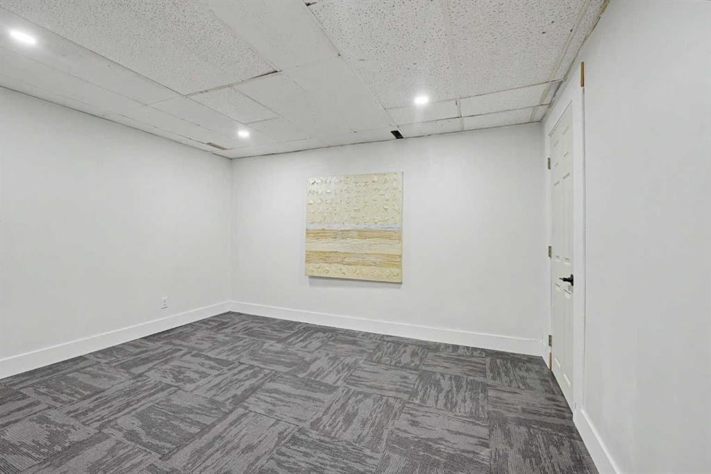 711 118 Avenue Sw, Calgary, AB - Indoor Photo Showing Other Room