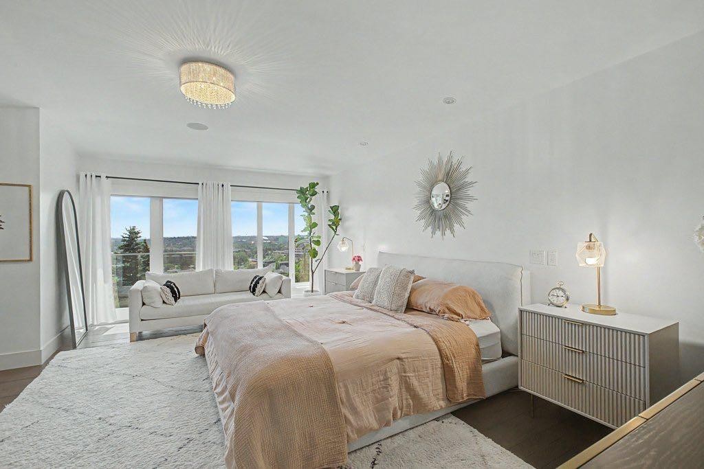 1355 Colgrove Avenue Ne, Calgary, AB - Indoor Photo Showing Bedroom