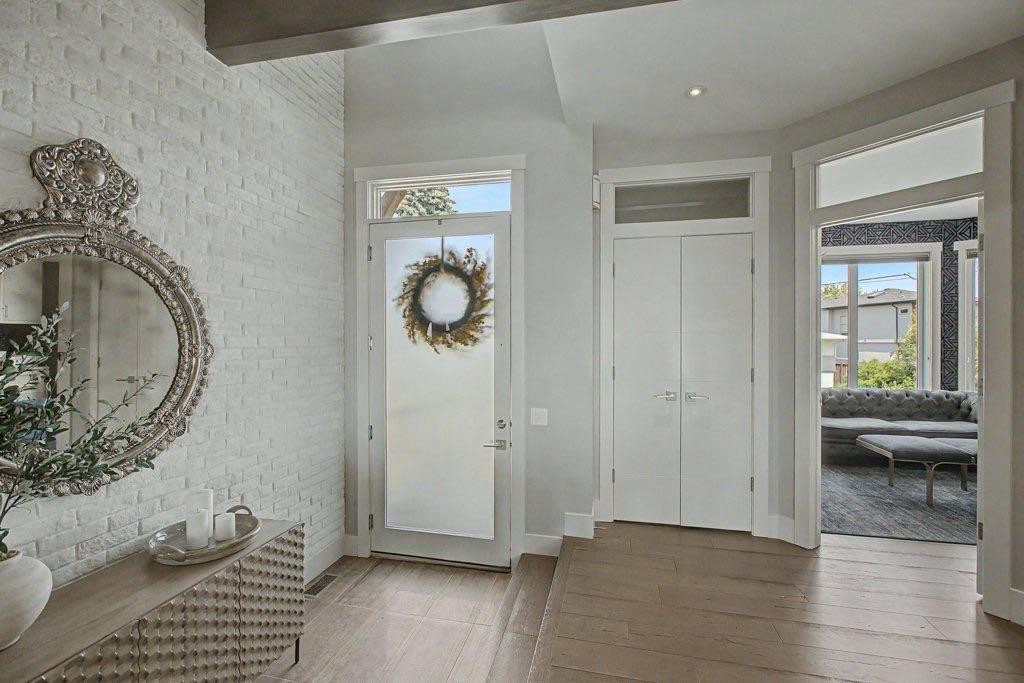 1355 Colgrove Avenue Ne, Calgary, AB - Indoor Photo Showing Other Room