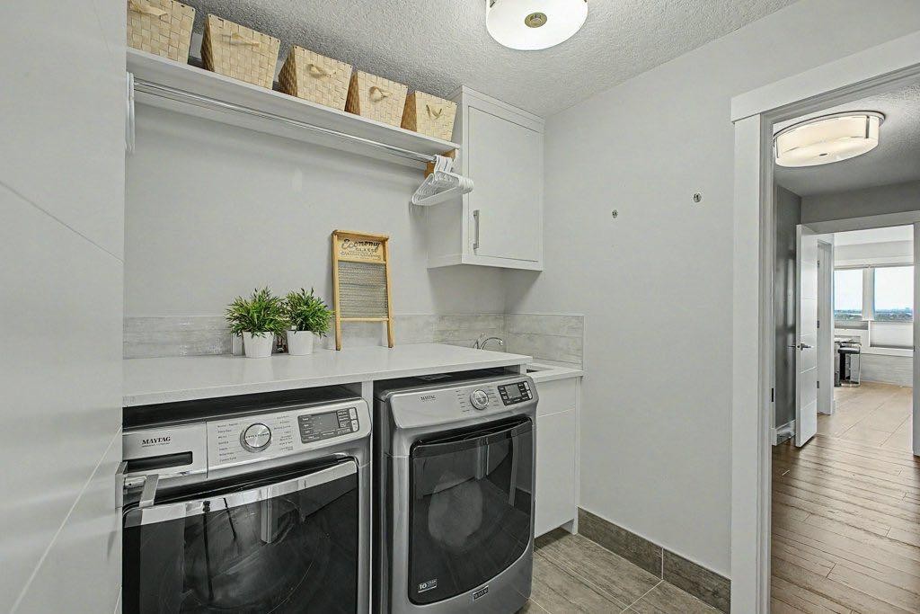 1355 Colgrove Avenue Ne, Calgary, AB - Indoor Photo Showing Laundry Room