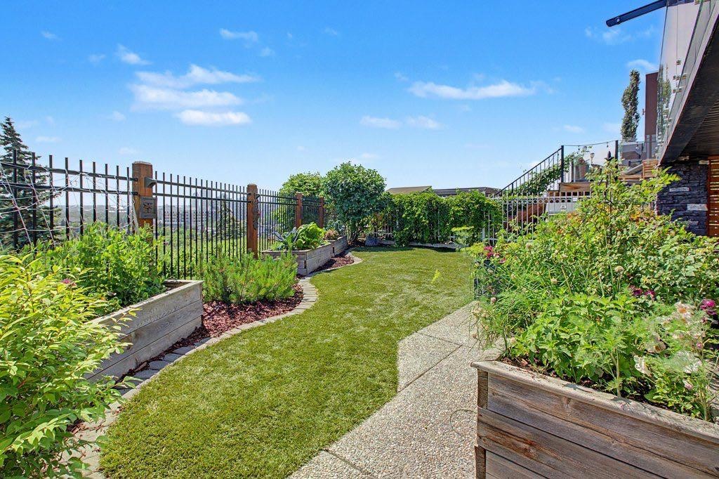 1355 Colgrove Avenue Ne, Calgary, AB - Outdoor