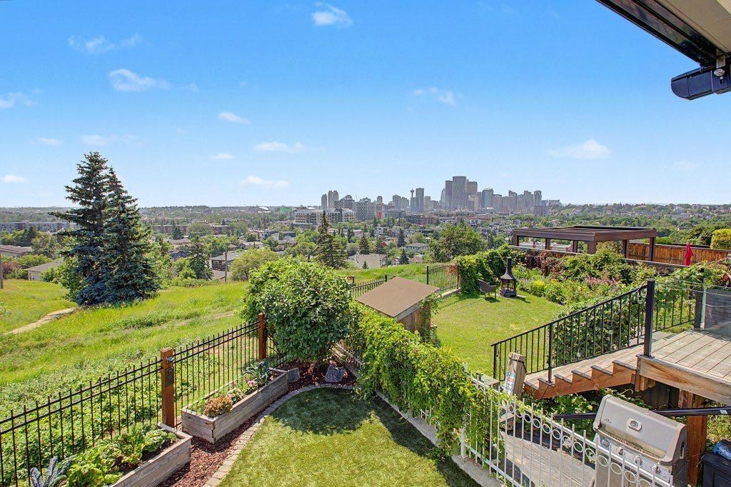1355 Colgrove Avenue Ne, Calgary, AB - Outdoor With View