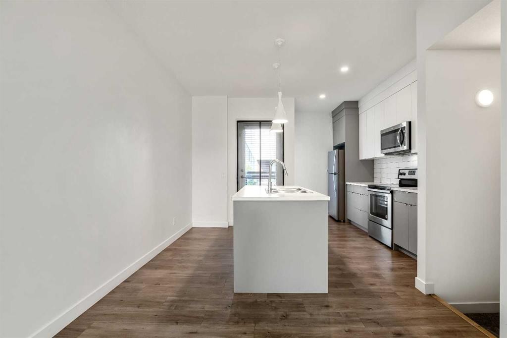 3529 69 Street Nw, Calgary, AB - Indoor Photo Showing Kitchen With Stainless Steel Kitchen