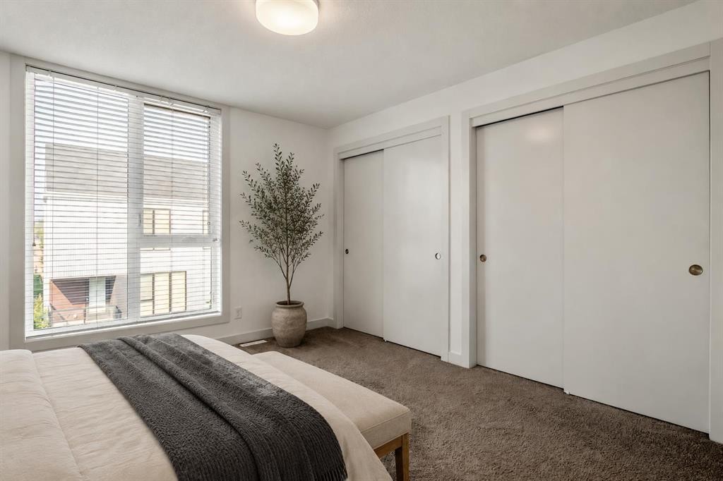 3529 69 Street Nw, Calgary, AB - Indoor Photo Showing Bedroom