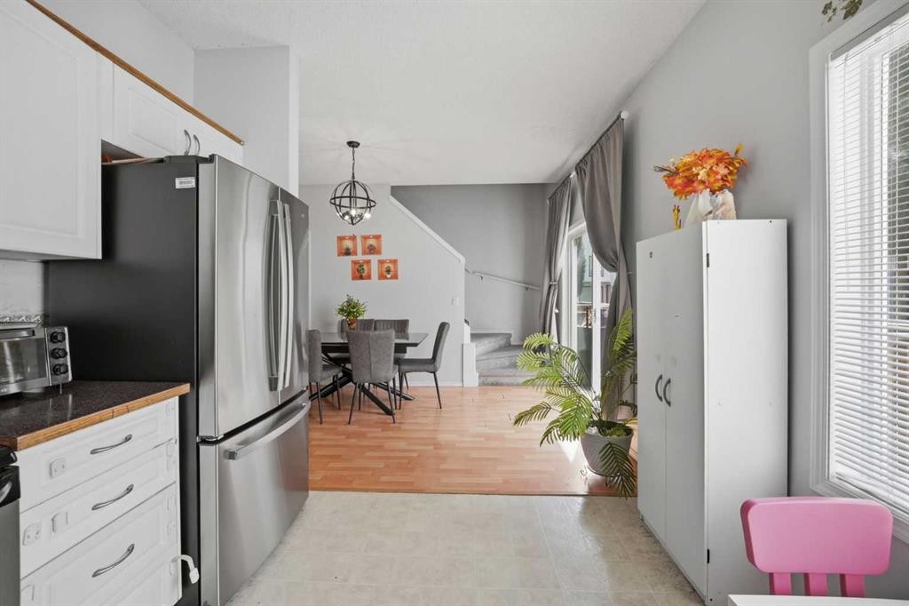 47 Bridlewood View Sw, Calgary, AB - Indoor