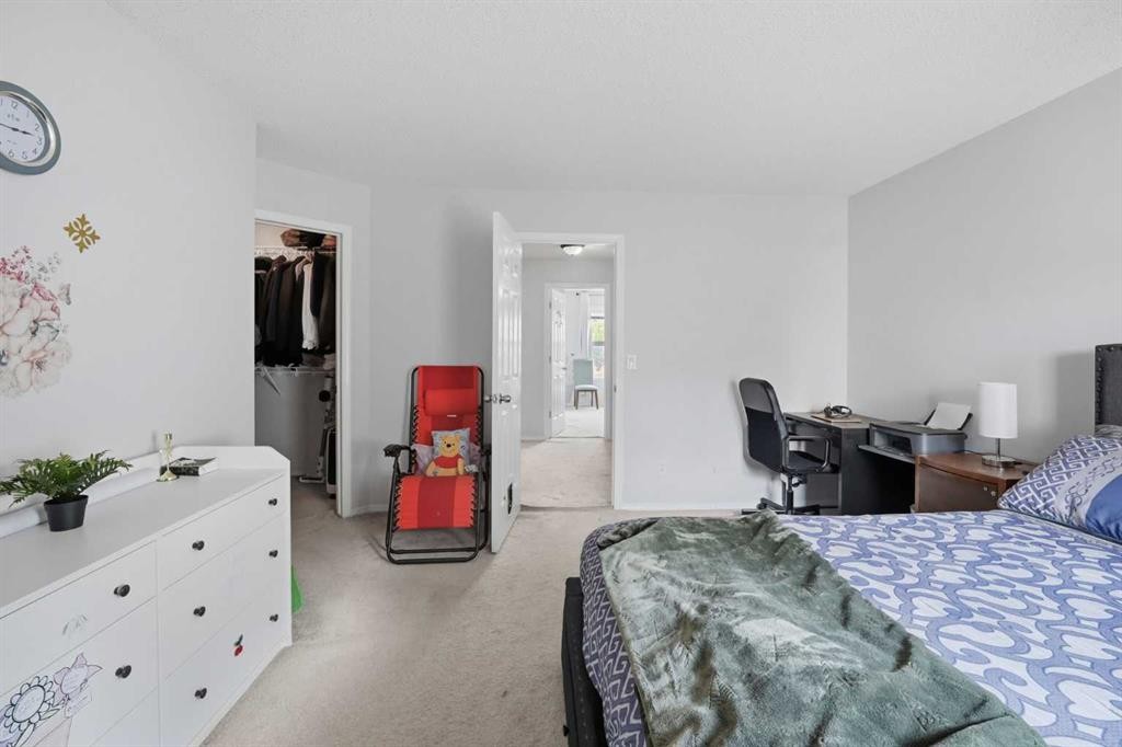 47 Bridlewood View Sw, Calgary, AB - Indoor Photo Showing Bedroom