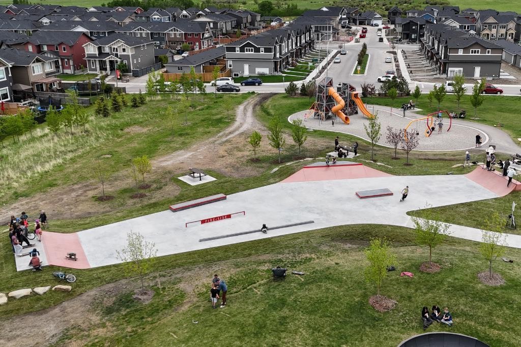 7 Emberside Hollow, Cochrane, AB - Outdoor With View