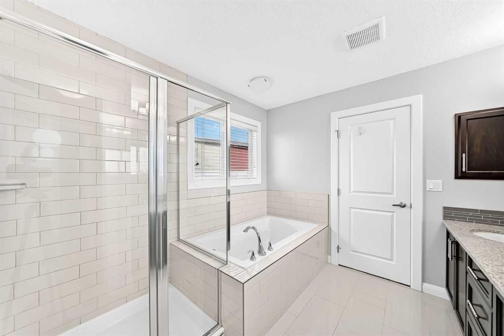 27 Redstone Heights Ne, Calgary, AB - Indoor Photo Showing Bathroom