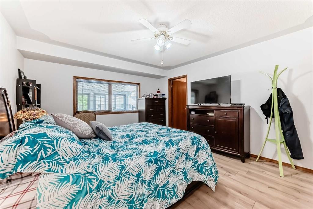 68 Harvest Oak Way Ne, Calgary, AB - Indoor Photo Showing Bedroom