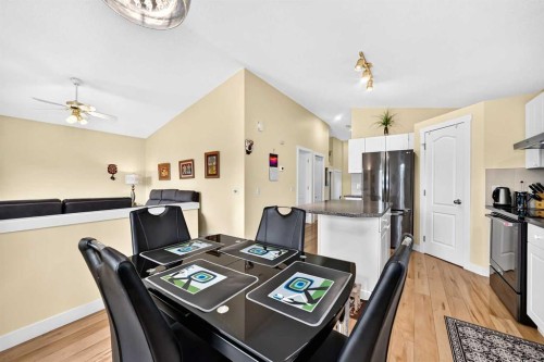 50 Somerside Manor Sw, Calgary, AB - Indoor Photo Showing Kitchen