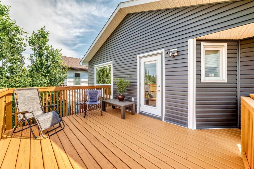 50 Somerside Manor Sw, Calgary, AB - Outdoor With Deck Patio Veranda With Exterior