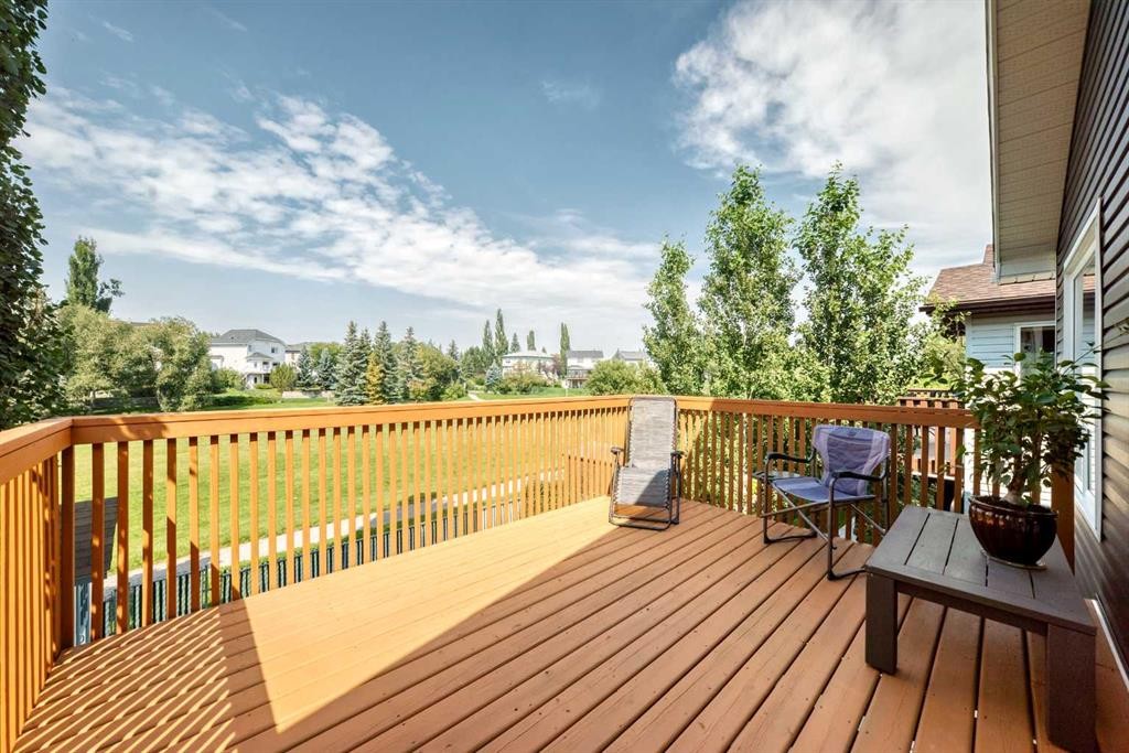 50 Somerside Manor Sw, Calgary, AB - Outdoor With Deck Patio Veranda With Exterior