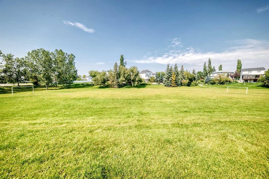 50 Somerside Manor Sw, Calgary, AB - Outdoor With View