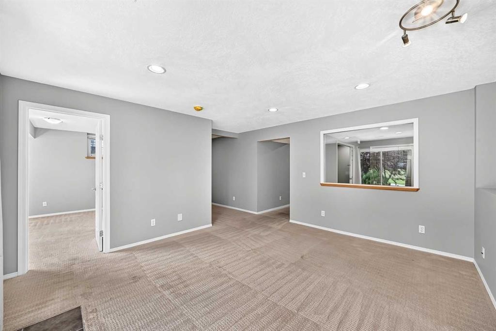 94 Panamount Rise Nw, Calgary, AB - Indoor Photo Showing Other Room