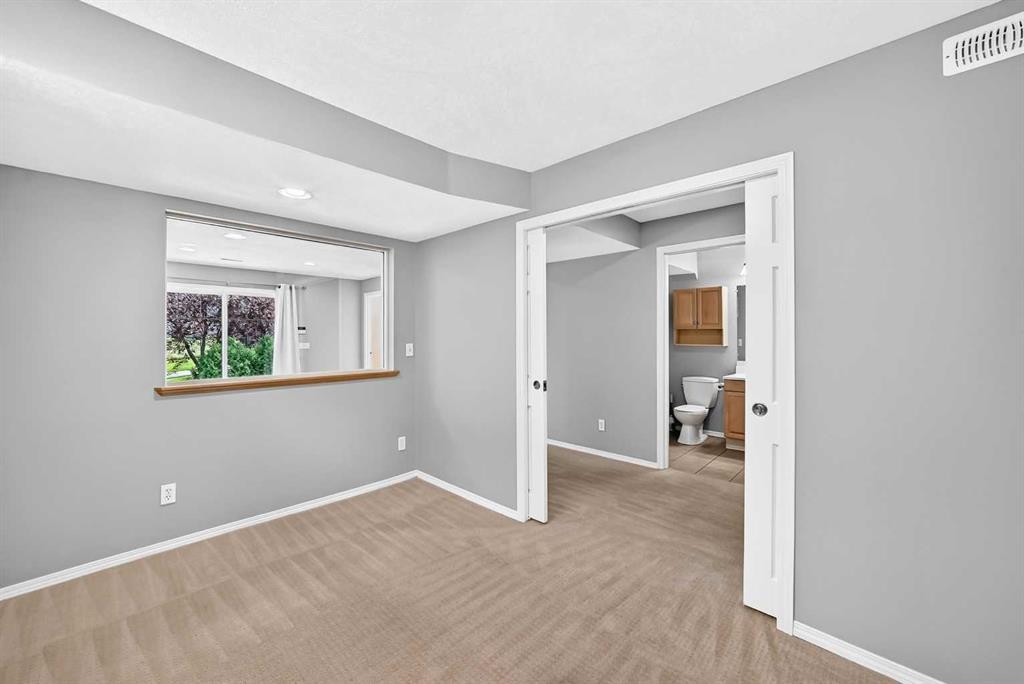 94 Panamount Rise Nw, Calgary, AB - Indoor Photo Showing Other Room