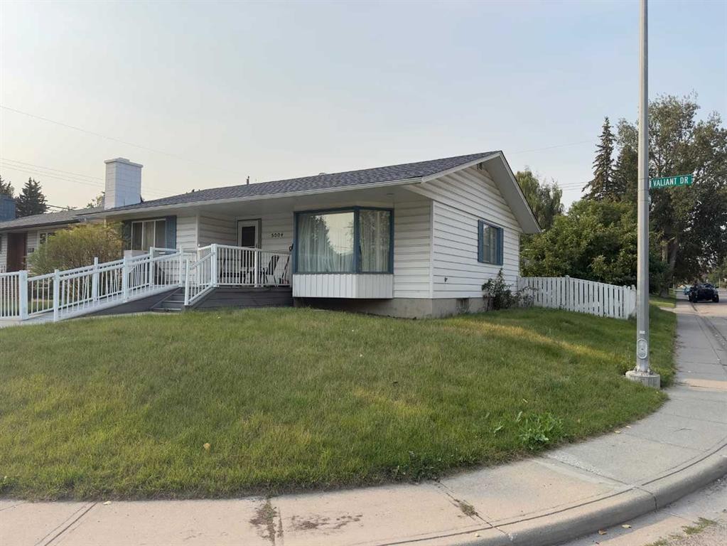 5004 Valiant Drive Nw, Calgary, AB - Outdoor With Deck Patio Veranda