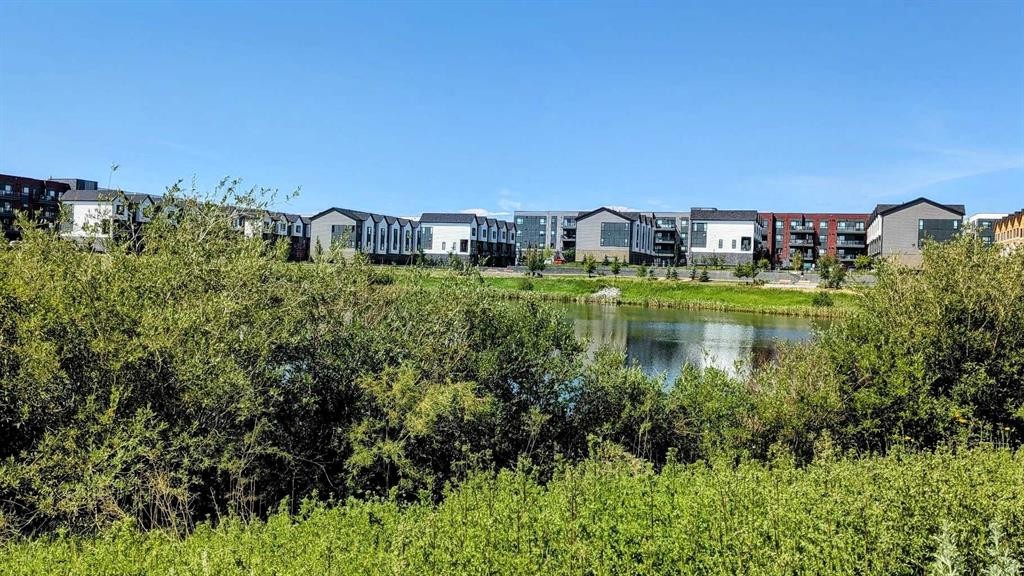 152-380 Seton Villas Se, Calgary, AB - Outdoor