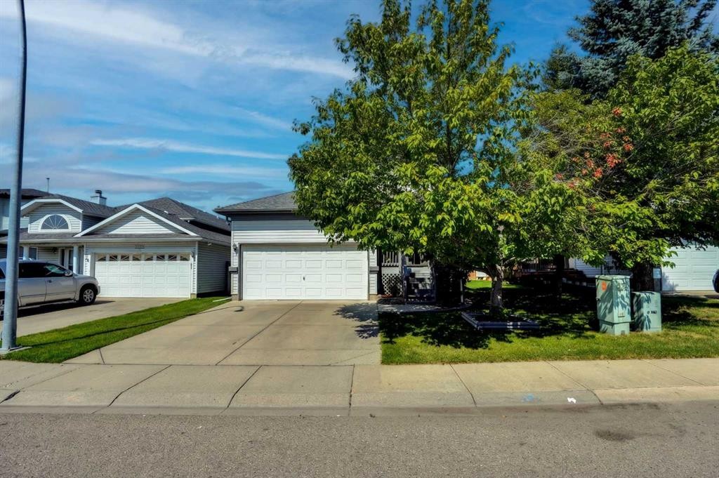 158 Saratoga Close Ne, Calgary, AB - Outdoor