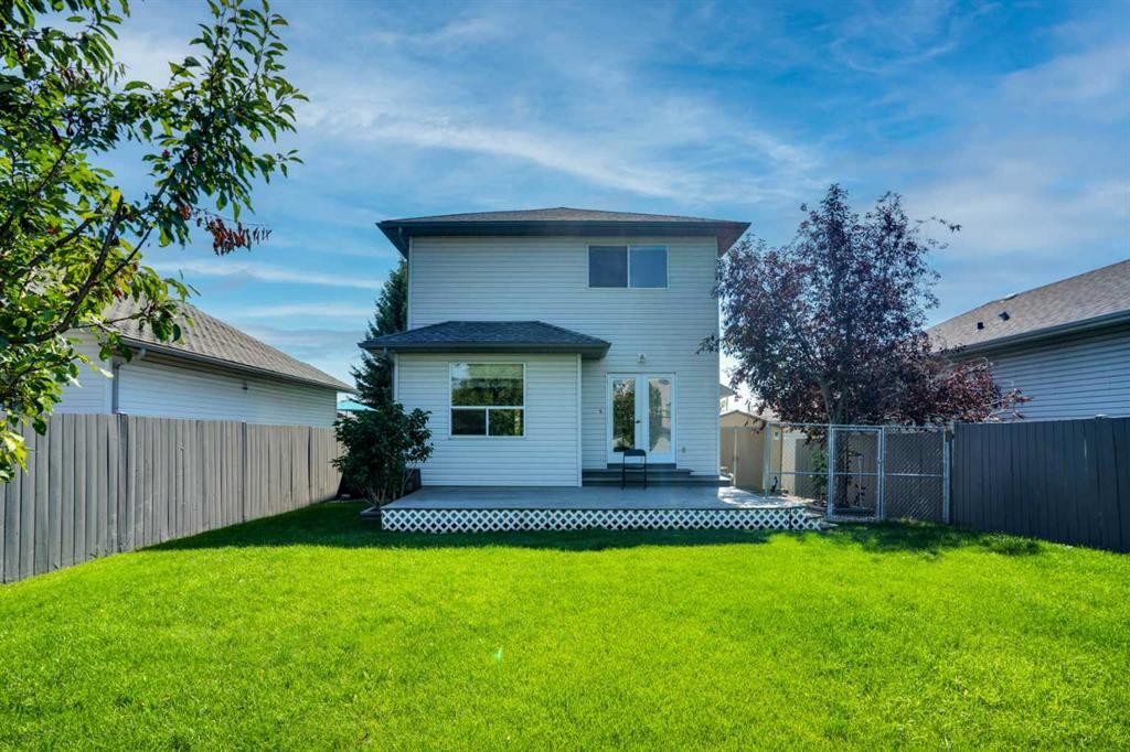 158 Saratoga Close Ne, Calgary, AB - Outdoor