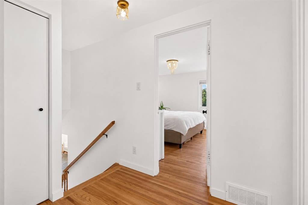 10719 Mapleglen Crescent Se, Calgary, AB - Indoor